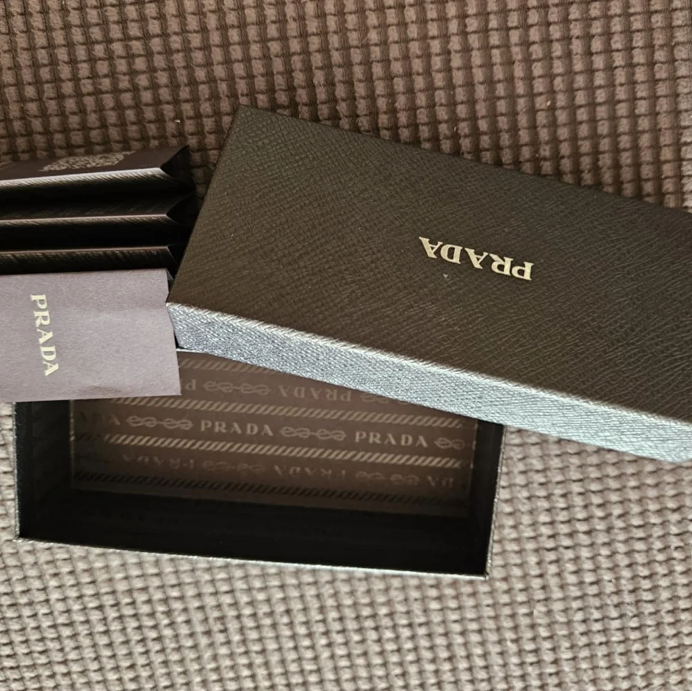 Prada Box - Picture 5 of 7